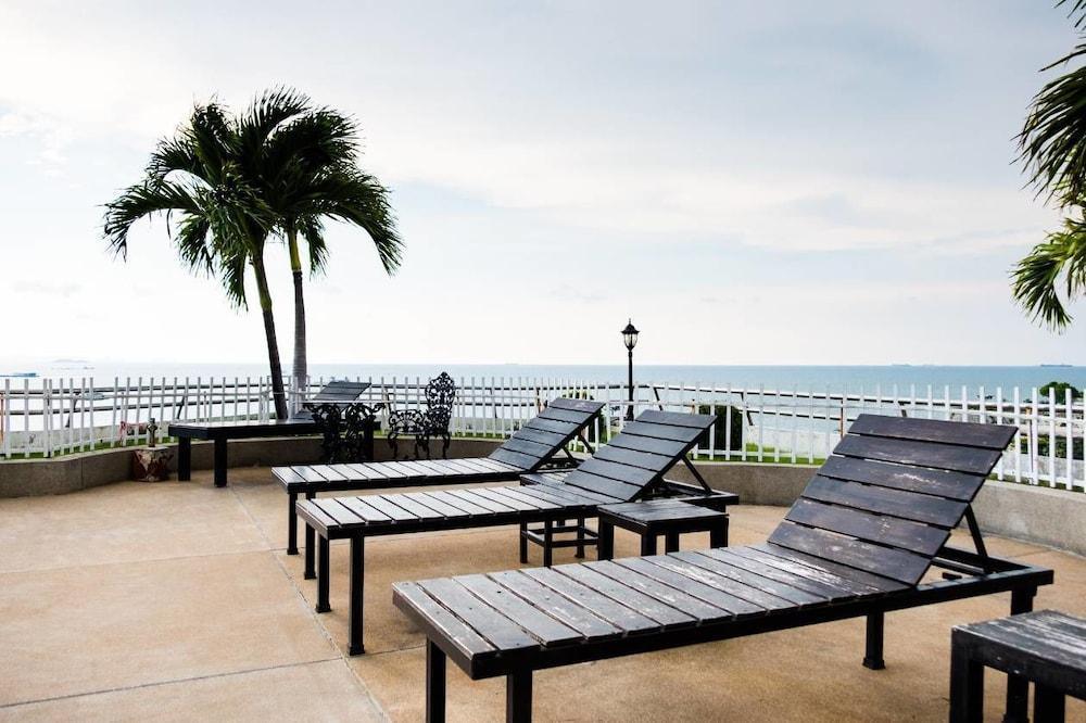 Mark Land Pattaya Beach Eksteriør billede