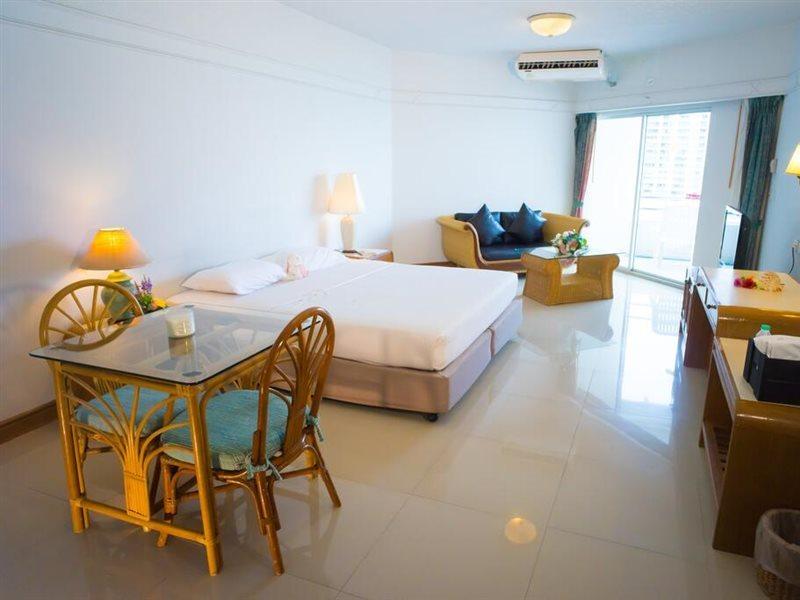 Mark Land Pattaya Beach Eksteriør billede