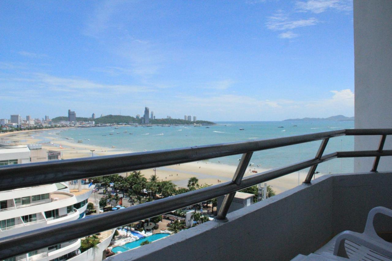 Mark Land Pattaya Beach Eksteriør billede