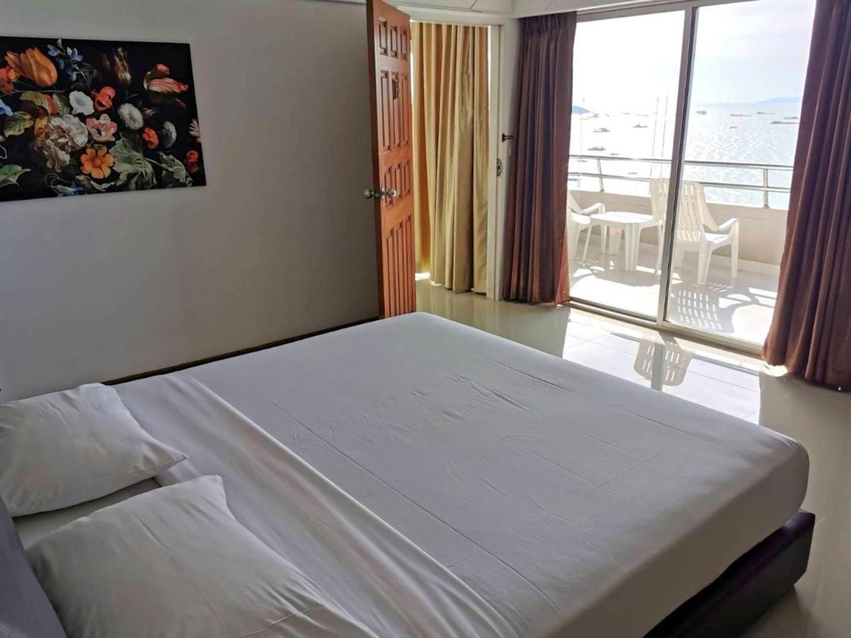Mark Land Pattaya Beach Eksteriør billede