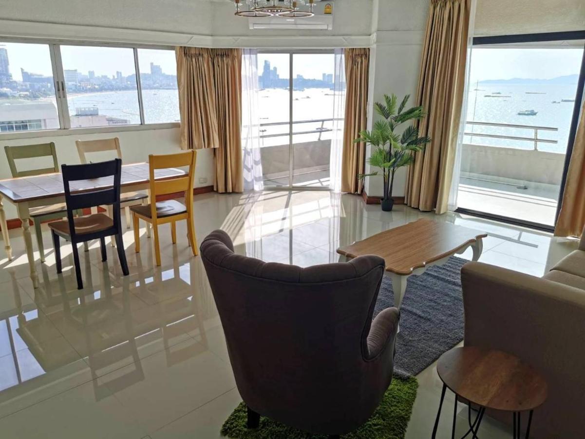 Mark Land Pattaya Beach Eksteriør billede