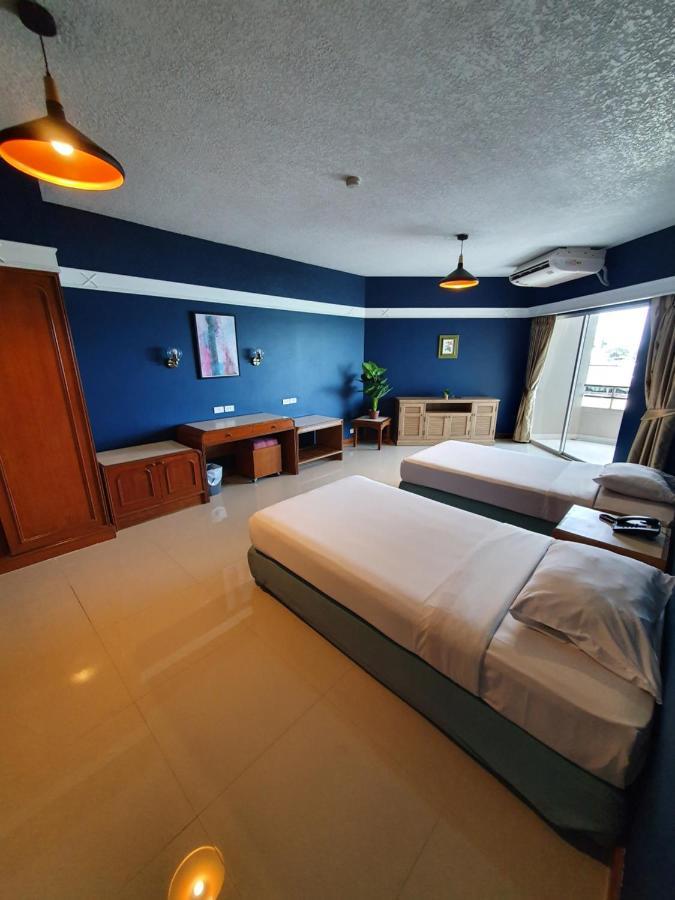 Mark Land Pattaya Beach Eksteriør billede