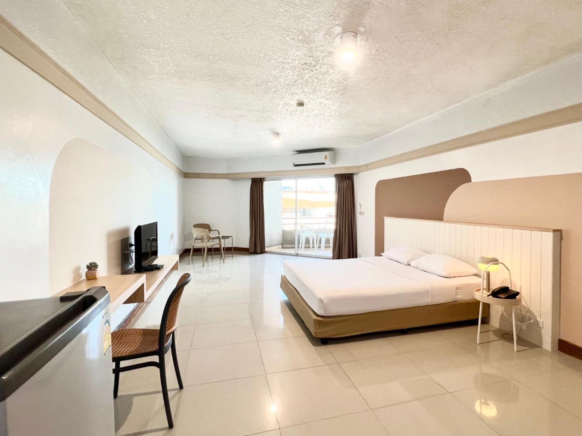 Mark Land Pattaya Beach Eksteriør billede